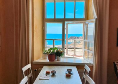 Bengtskärin majakan kahvilassa voi nauttia saaristomeren tunnelmasta.