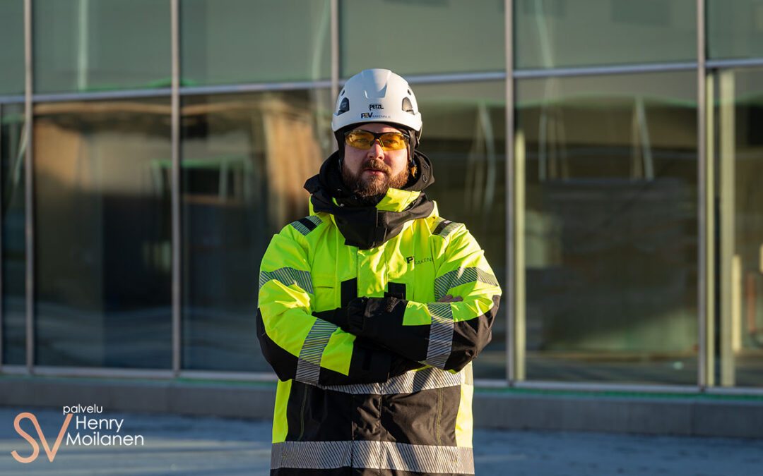 Referenssikuvat Lapwall -kattoelementtitoimitukselle